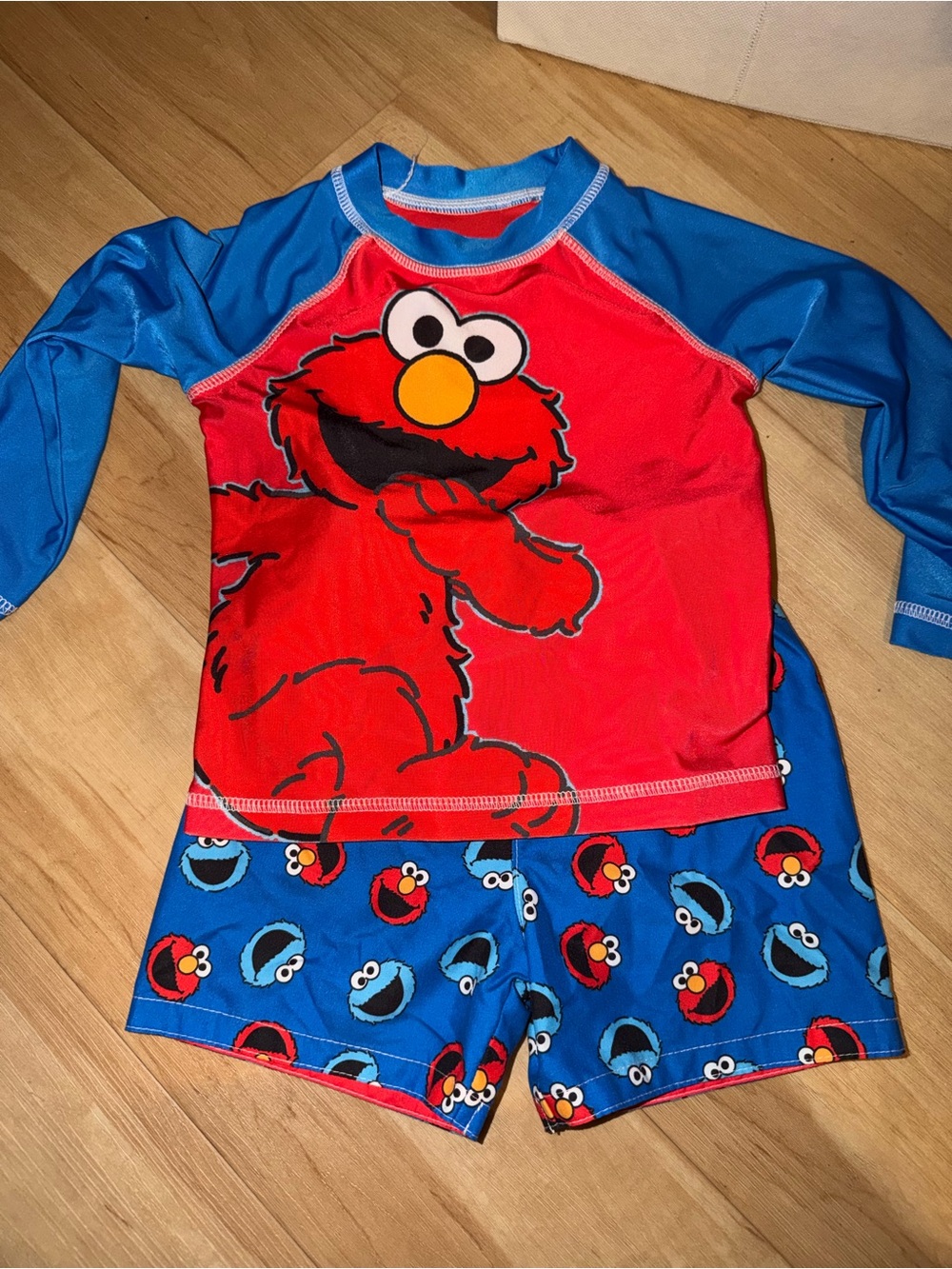Sesame Street Elmo Red & Blue Long-Sleeve Rashguard Swim Set